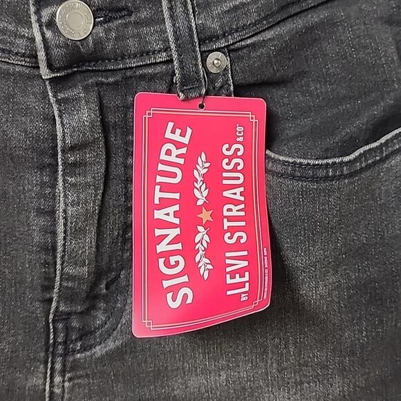 Levi's Signature Black Denim Taper Jeans Distreseed Adjustable Waist Boys 18 NWT - Picture 4 of 15